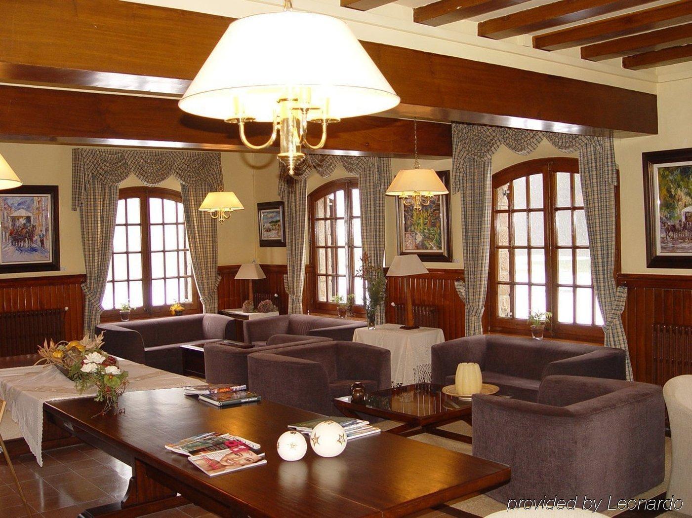 Husa Sant Bernat 蒙塞尼 餐厅 照片